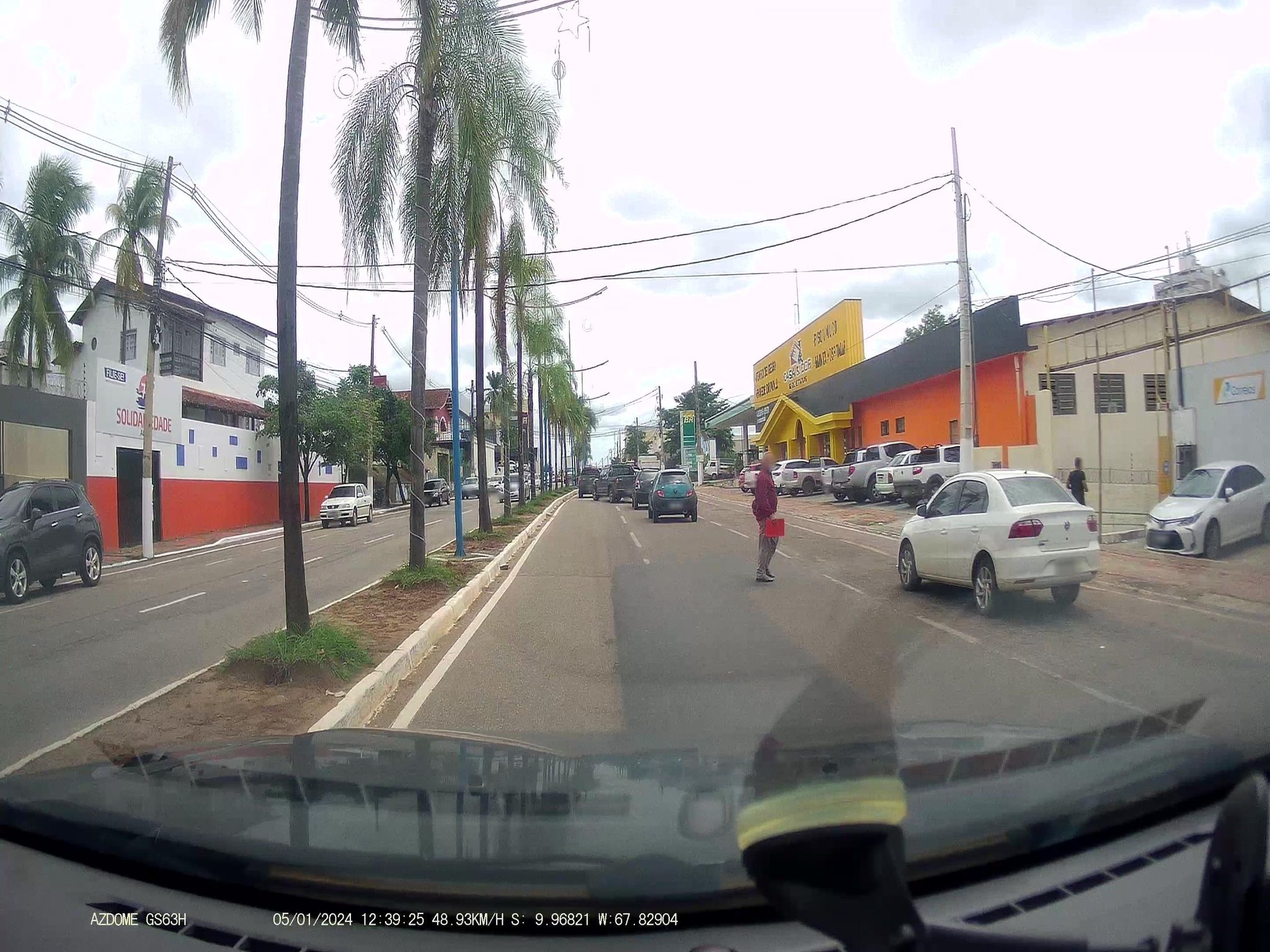 Vista da rua do 3º Tabelionato de Notas e 3º Ofício do Registro Civil das Pessoas Naturais em Rio Branco/AC
