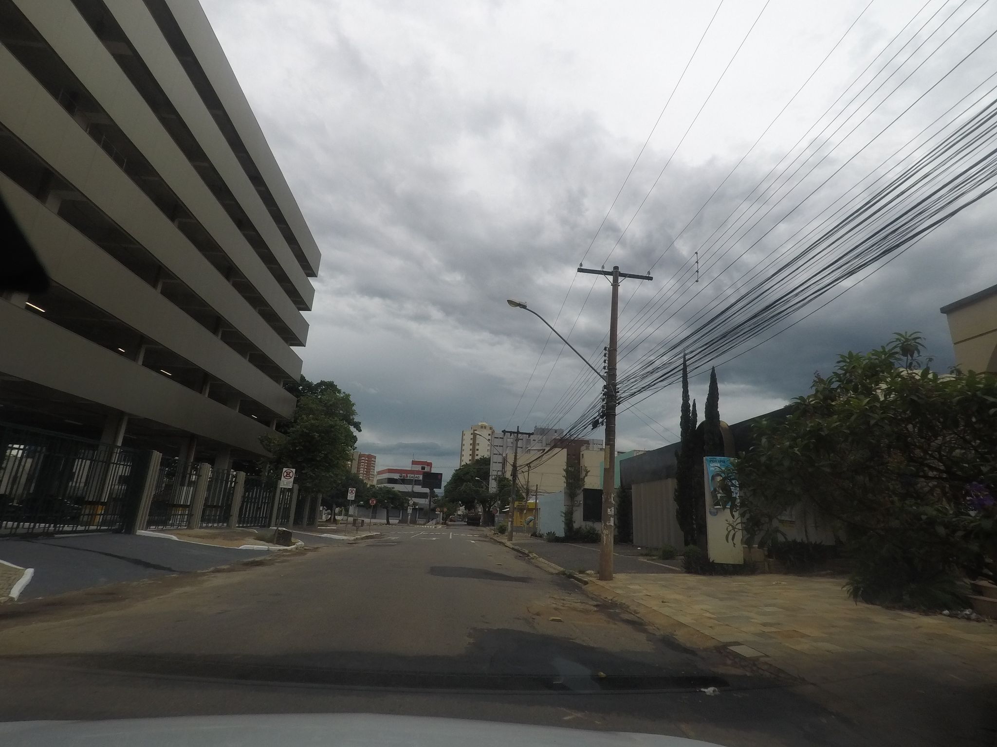 Vista da rua do Registro de Imóveis, de Registro de Títulos e Documentos, Civil das Pessoas Jurídicas, Civil das Pessoas Naturais e de Interdições e Tutelas, Com Reserva do Registro Civil, Até a Vacância em Corumbá de Goiás/GO