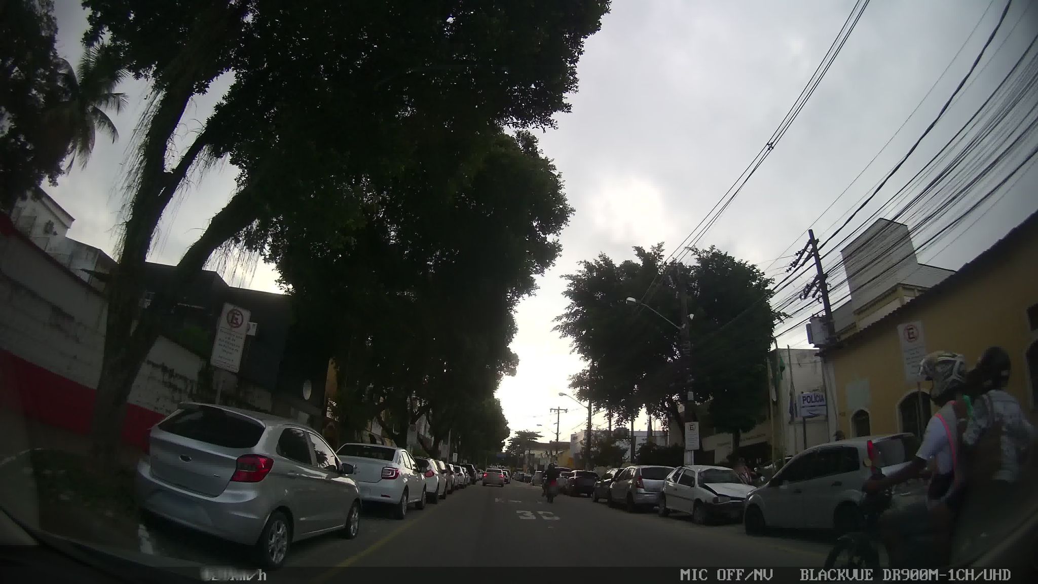 Vista da rua do Itaguai Dcp em Itaguaí/RJ