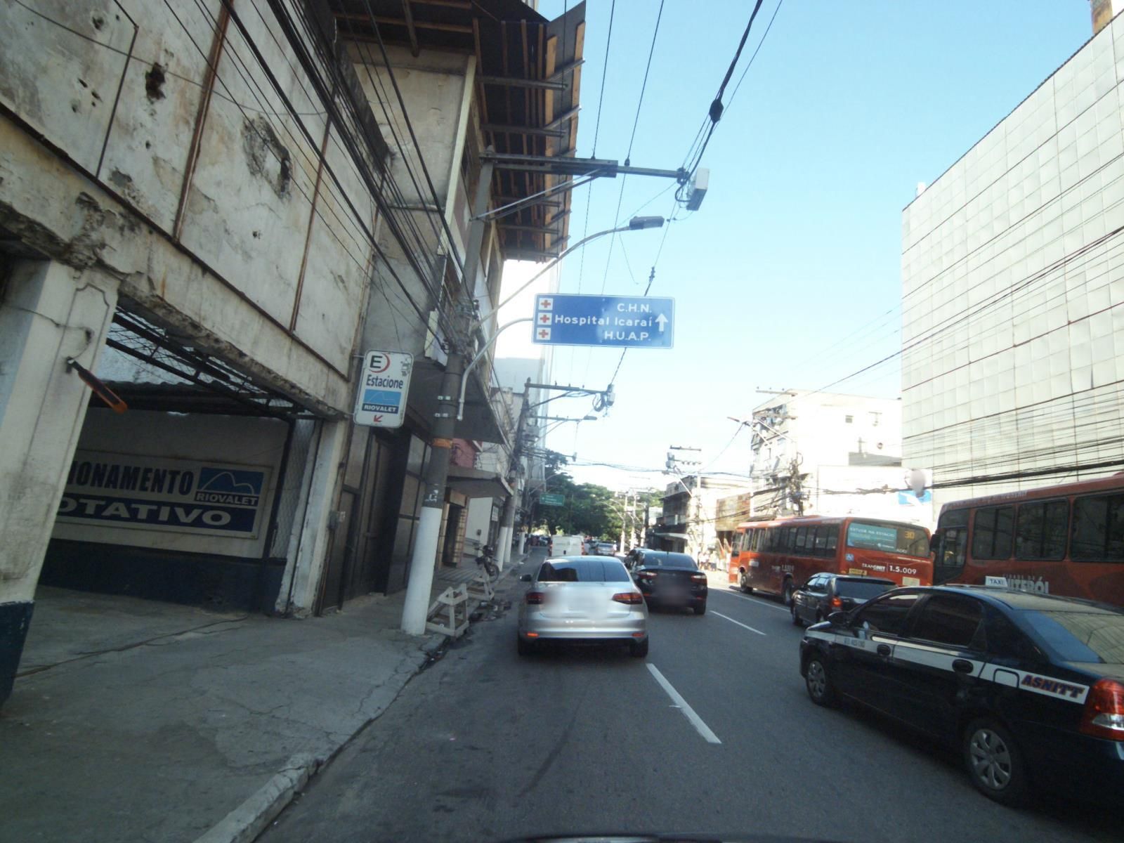 Vista da rua do Niteroi Rcpn 01 Distr 03 Zona Judic em Niterói/RJ
