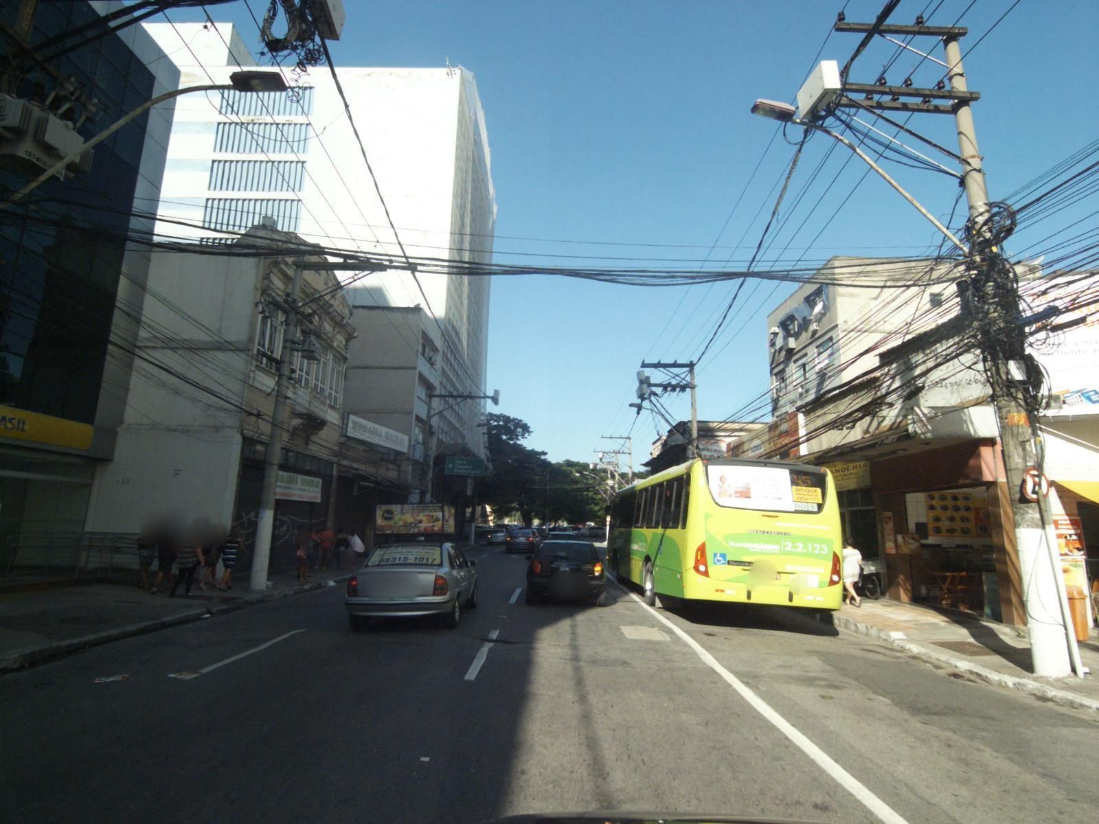 Vista da rua do Niteroi Rcpn 01 Distr 06 Zona Judic em Niterói/RJ