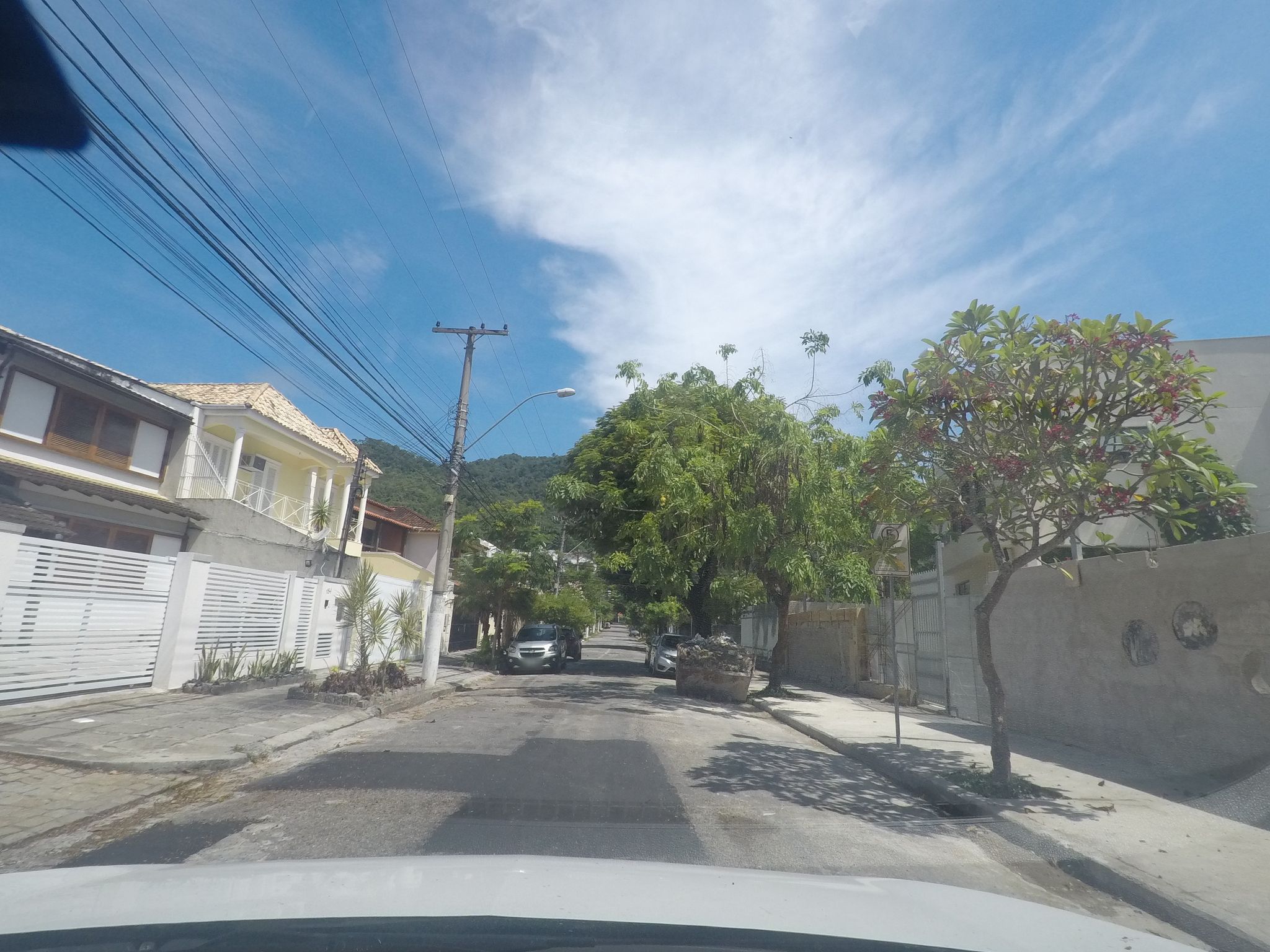 Vista da rua do Unidade Interligada na Maternidade São Francisco em Niterói/RJ
