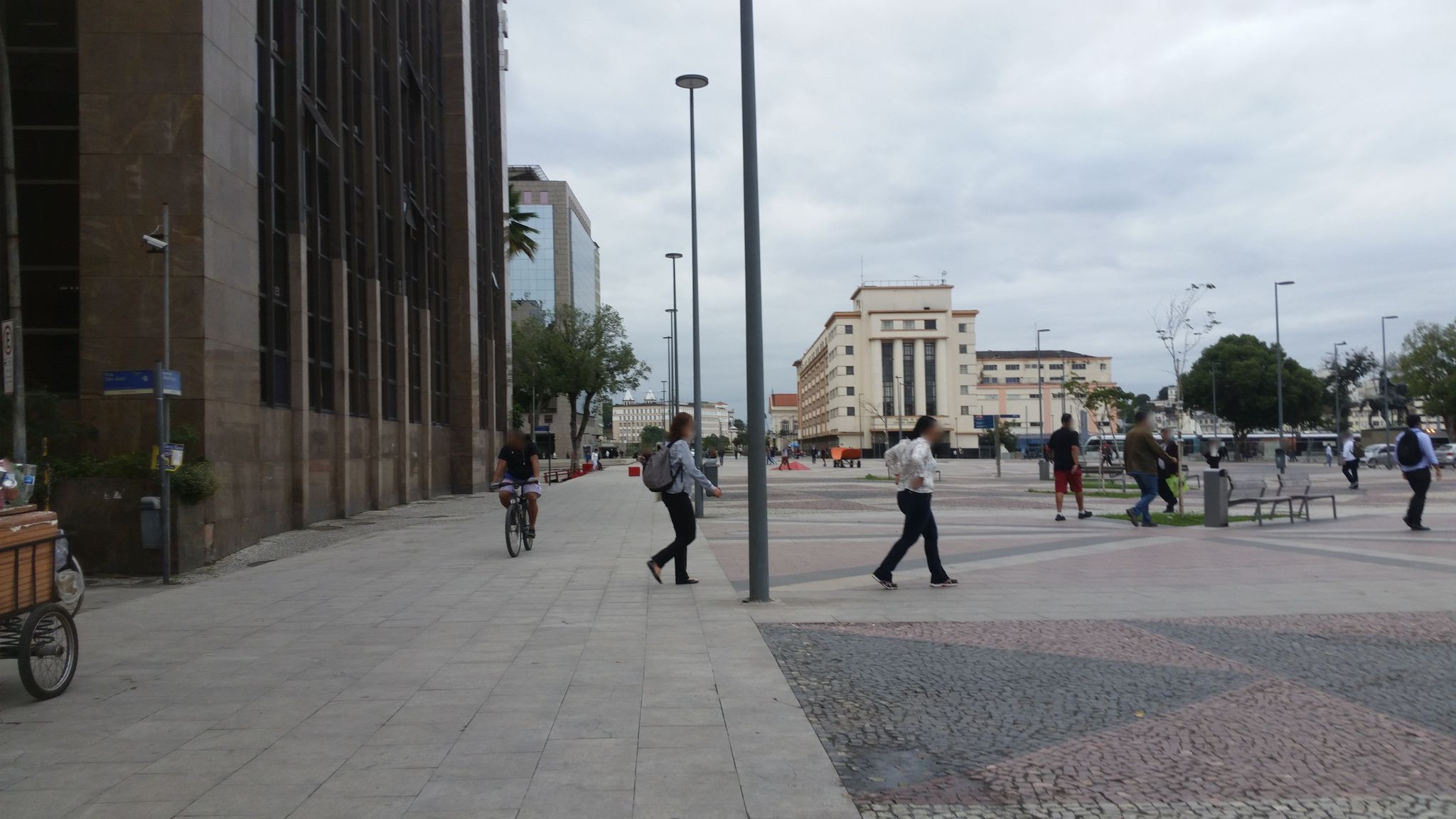 Vista da rua do Capital 10 Of de Reg Geral de Imoveis em Rio de Janeiro/RJ